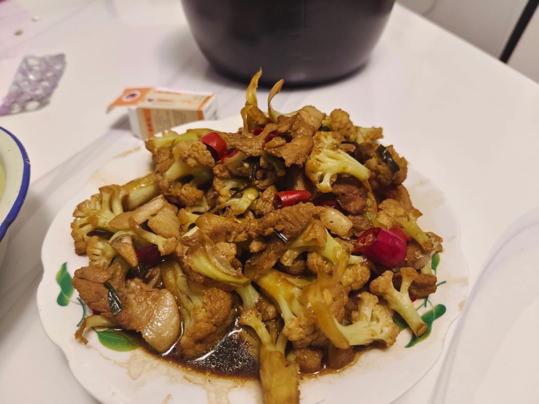 干煸菜花（花菜炒肉）