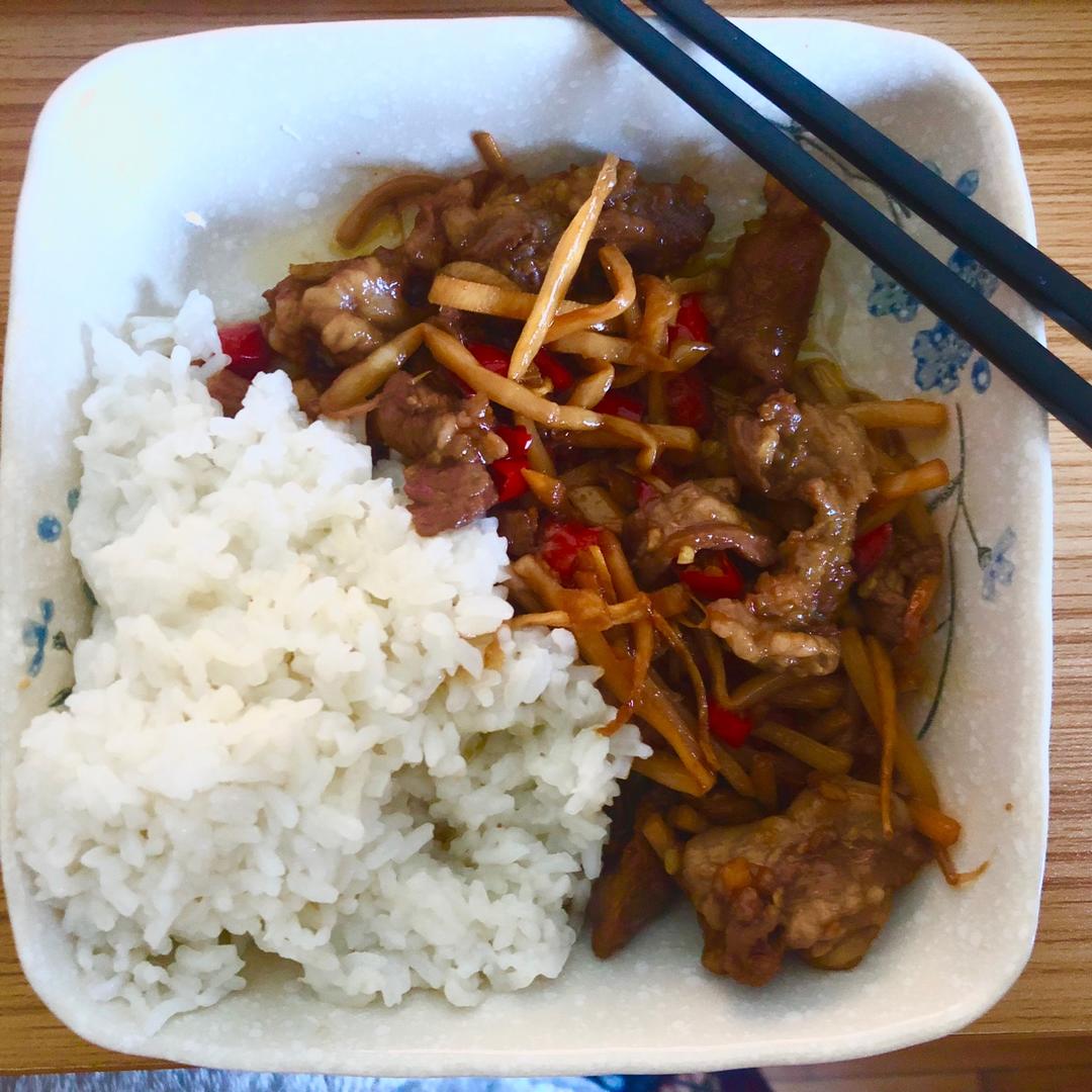 酸笋炒牛肉