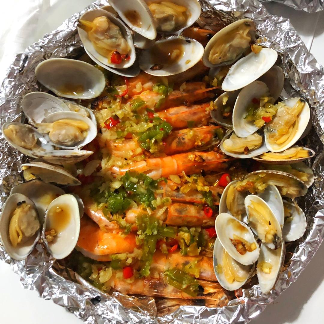 蒜蓉金针菇烤花蛤虾