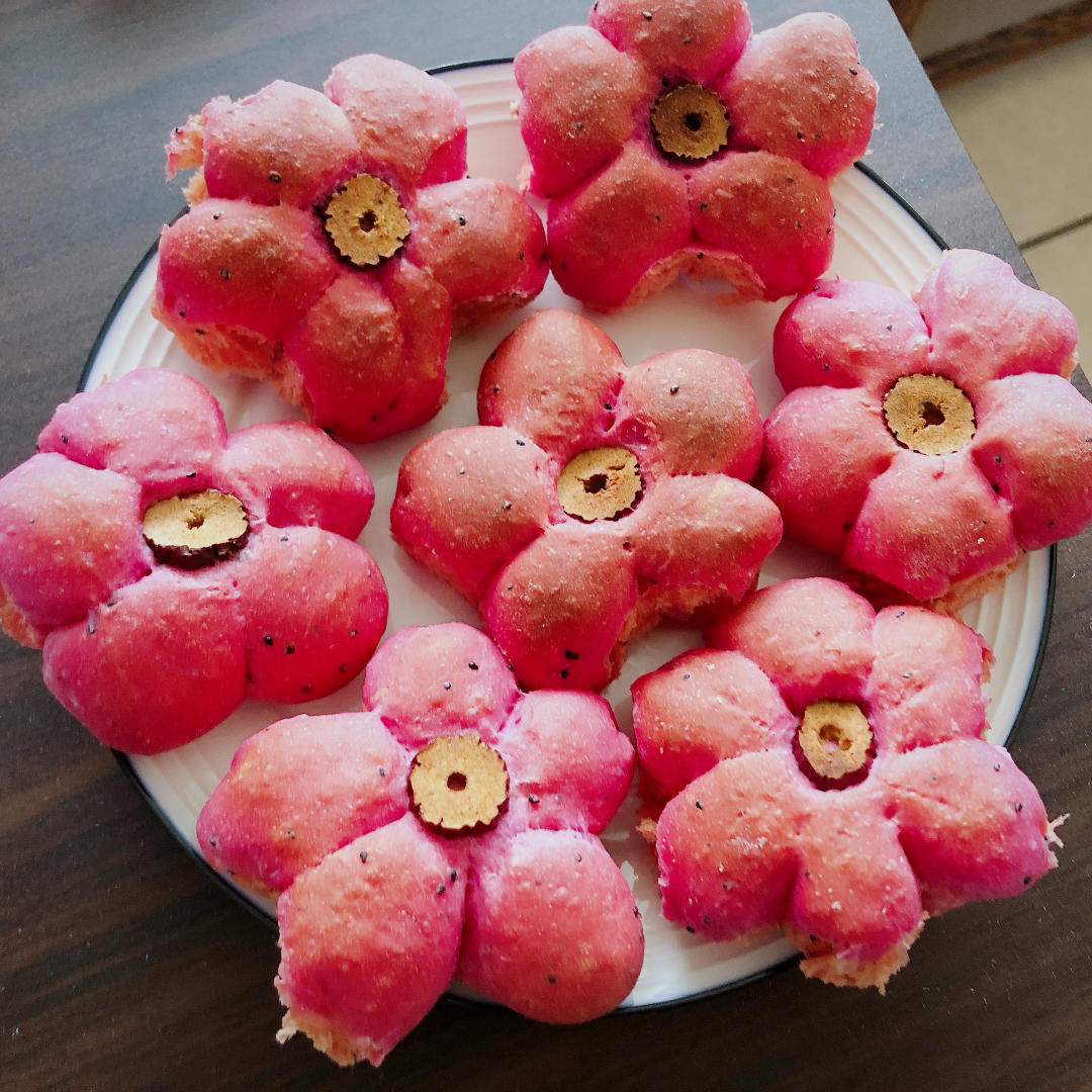 火龙果蝴蝶结🎀面包