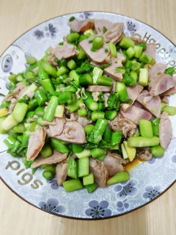 香（腊）肠炒芦笋的做法