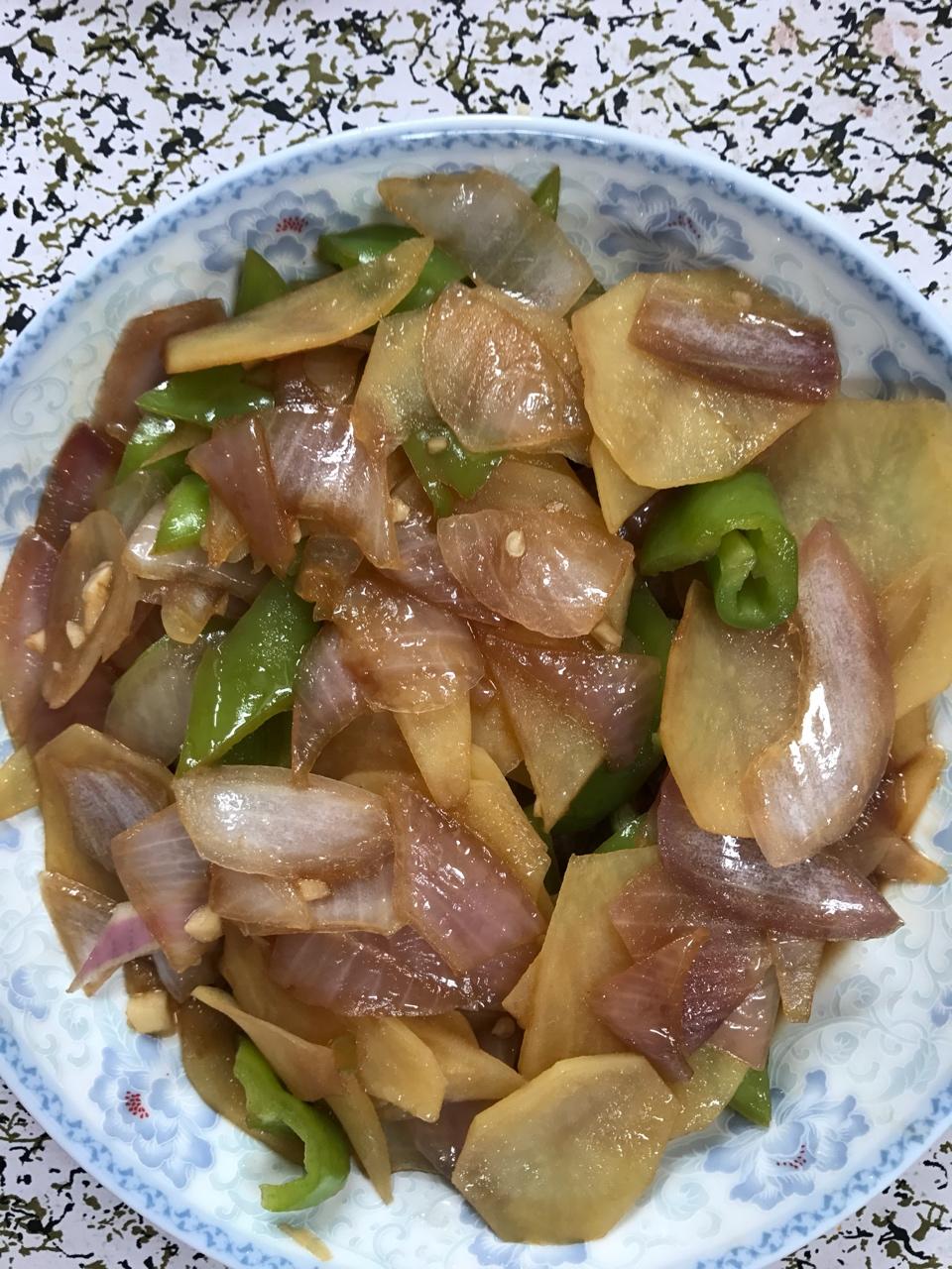 洋葱青椒炒土豆