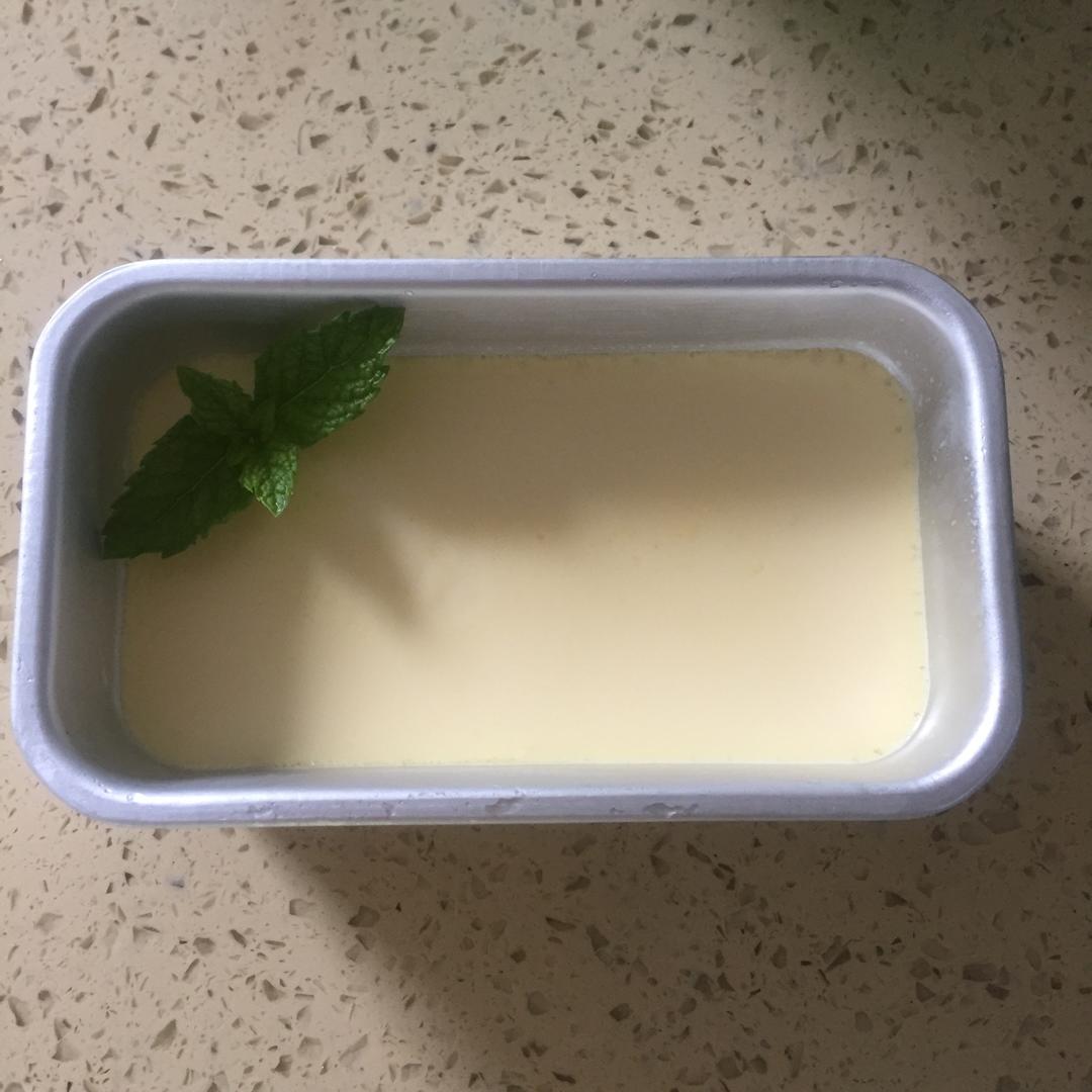 蛋黄布丁