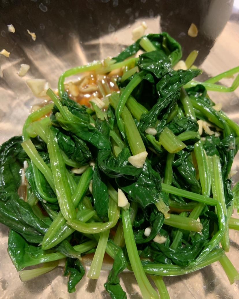 凉拌菠菜