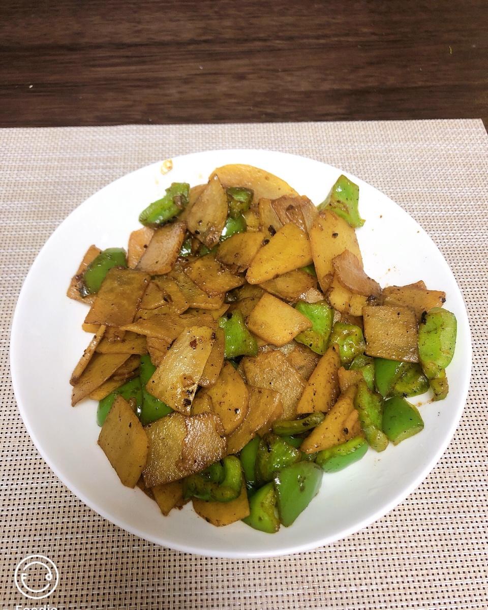 青椒土豆，素菜也可以香香的