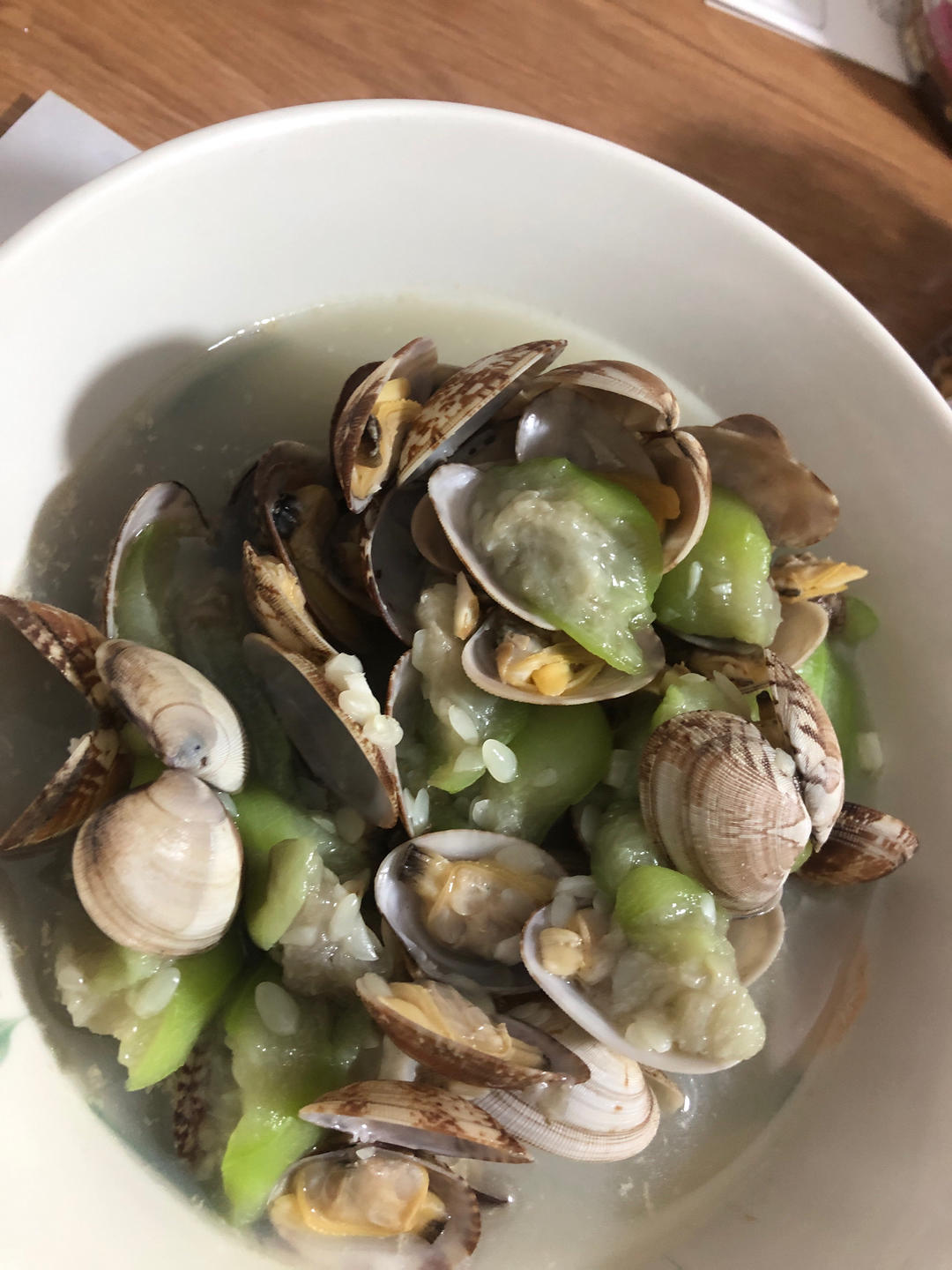 鲜掉眉毛的丝瓜炒花蛤，汤汁拌饭也是超级无敌！！