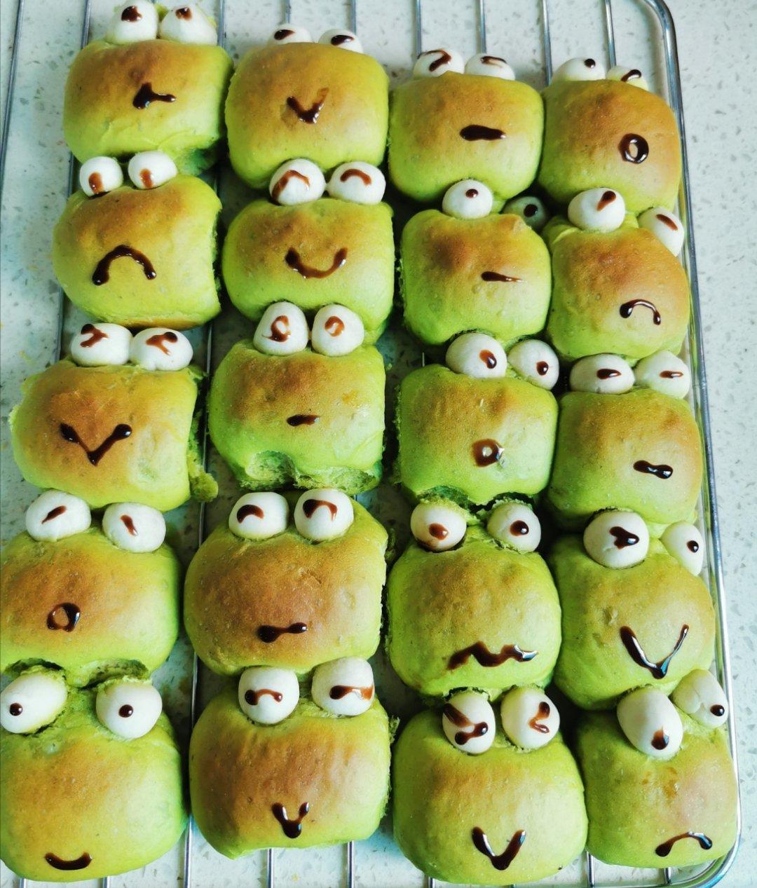 青蛙挤挤小面包