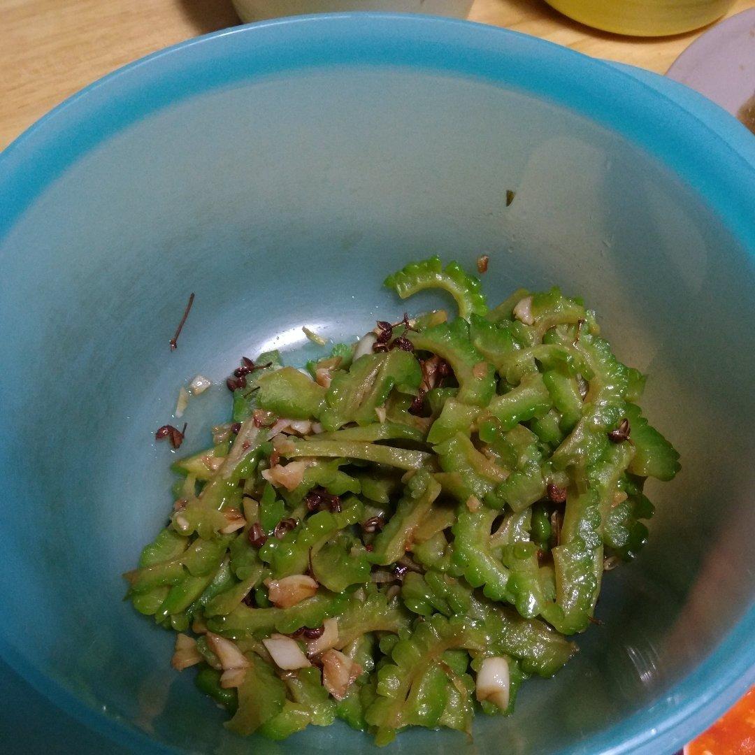 蒜泥蚝油苦瓜