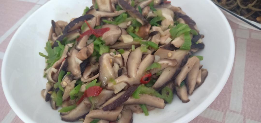 香菇炒辣椒