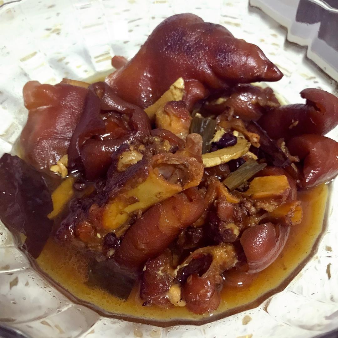 美味的家常菜：红烧猪蹄