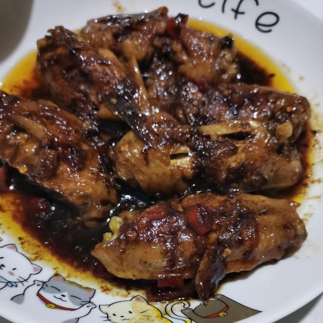 外婆教我的红烧鸡翅·连汤汁都狠好吃！！！