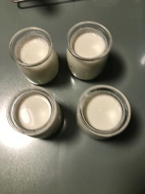 不需要菌粉发酵的醇香酸奶（消耗淡奶油）的做法 步骤4