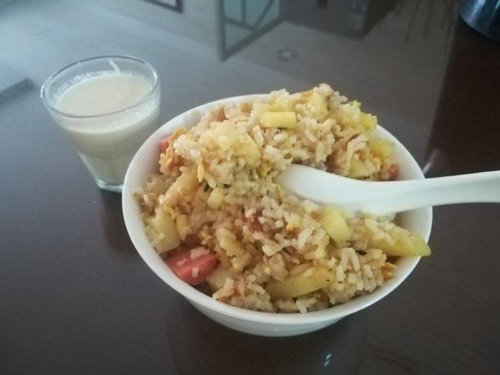 土豆炒饭