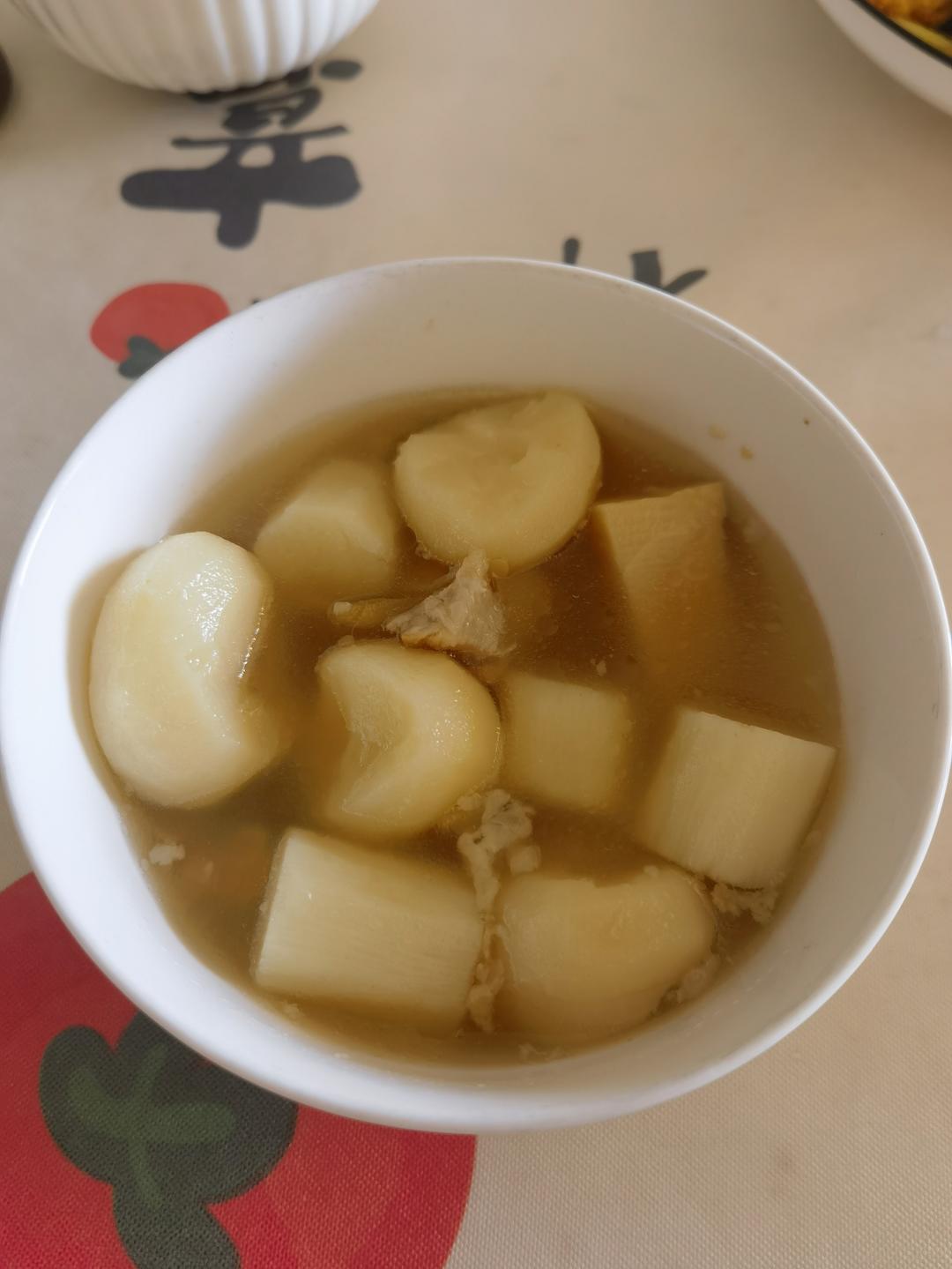 山药玉米排骨汤的做法