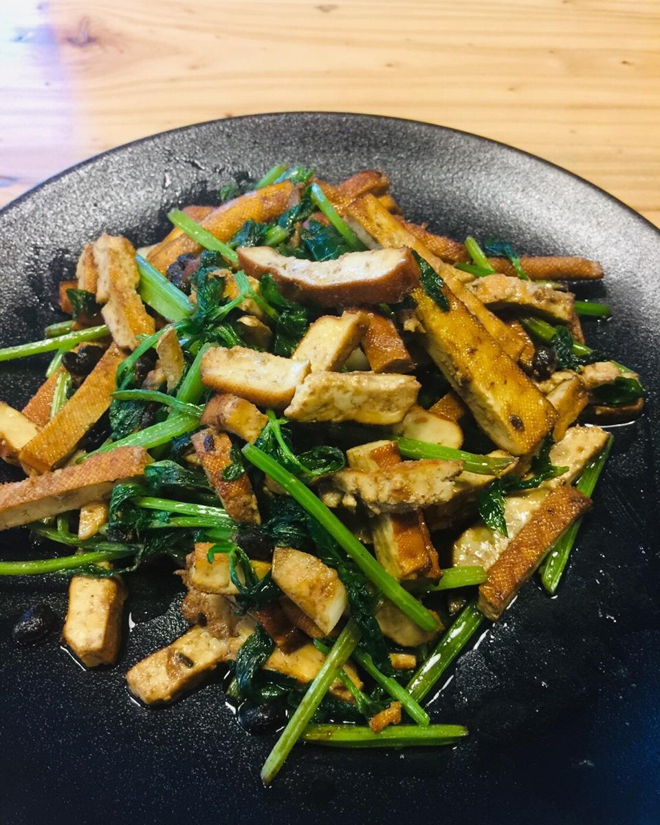 素菜：芹菜炒豆腐干