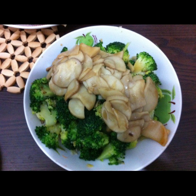杏鲍菇扣西兰花