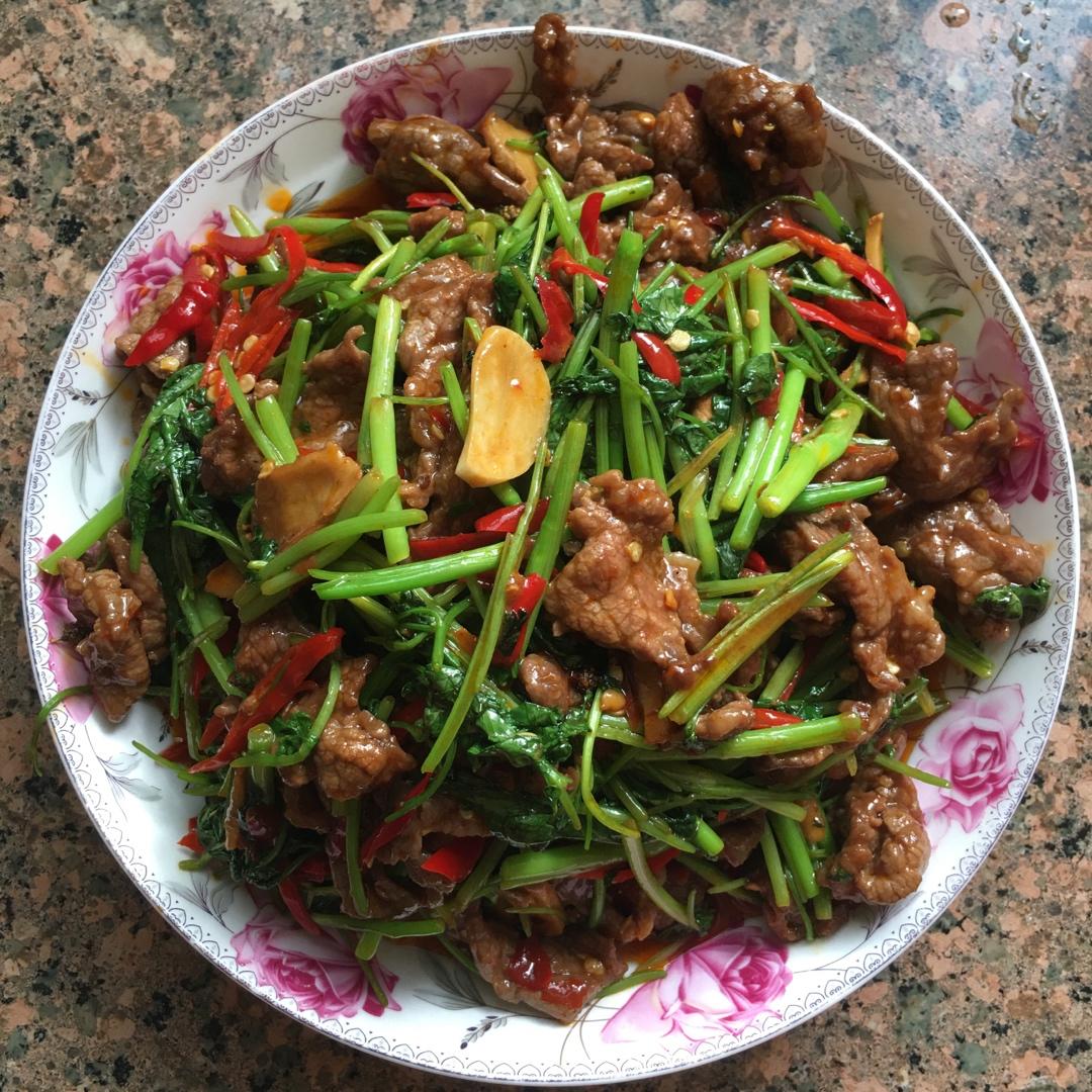 香菜炒牛肉（嫩）