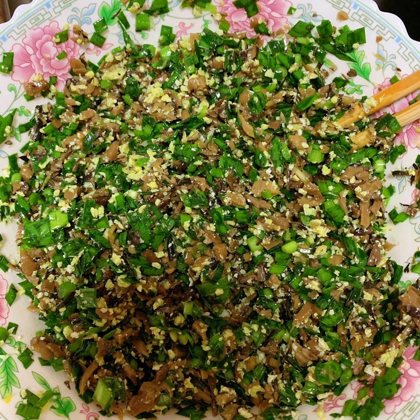 香菇韭菜鸡蛋饺子的做法