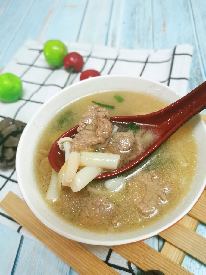 海鲜菇牛片汤的做法