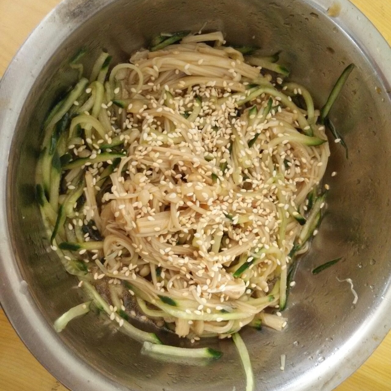 凉拌金针菇