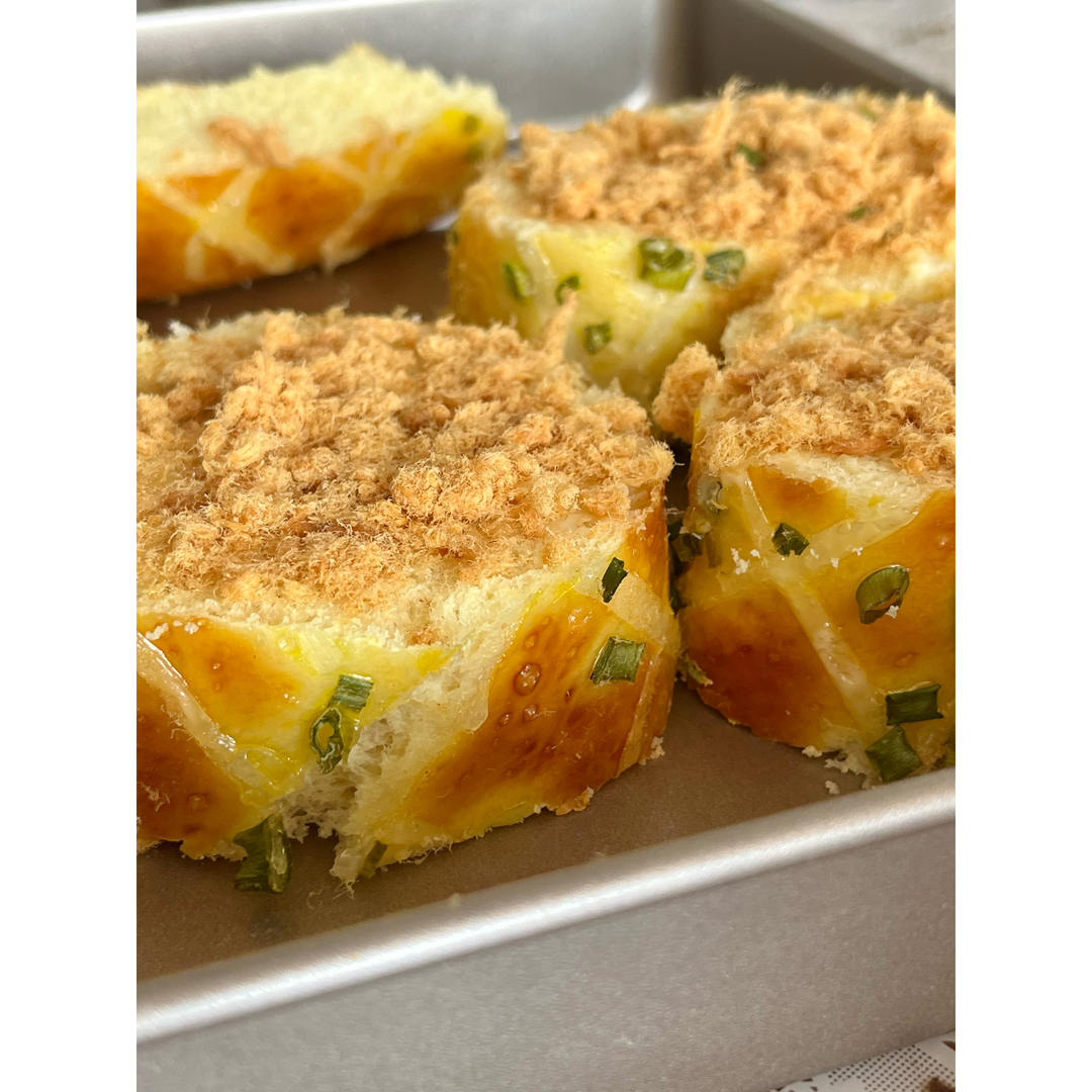 复刻面包店爆款「香葱肉松面包卷」在家就能轻松做