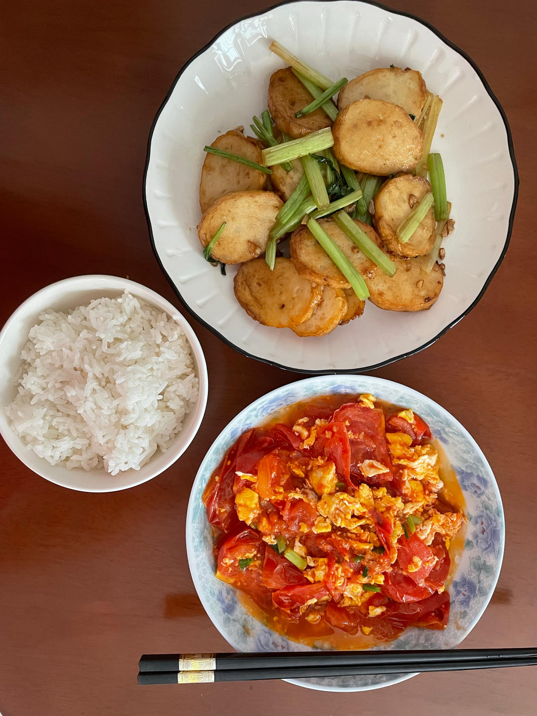 芹菜炒肉卷