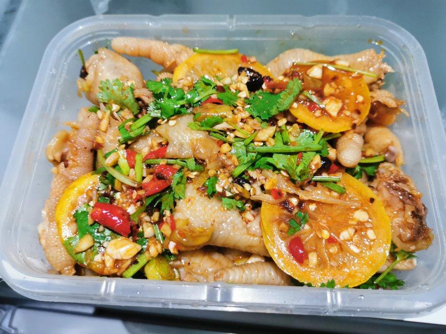 好吃到舔手指的网红酸辣柠檬无骨鸡爪