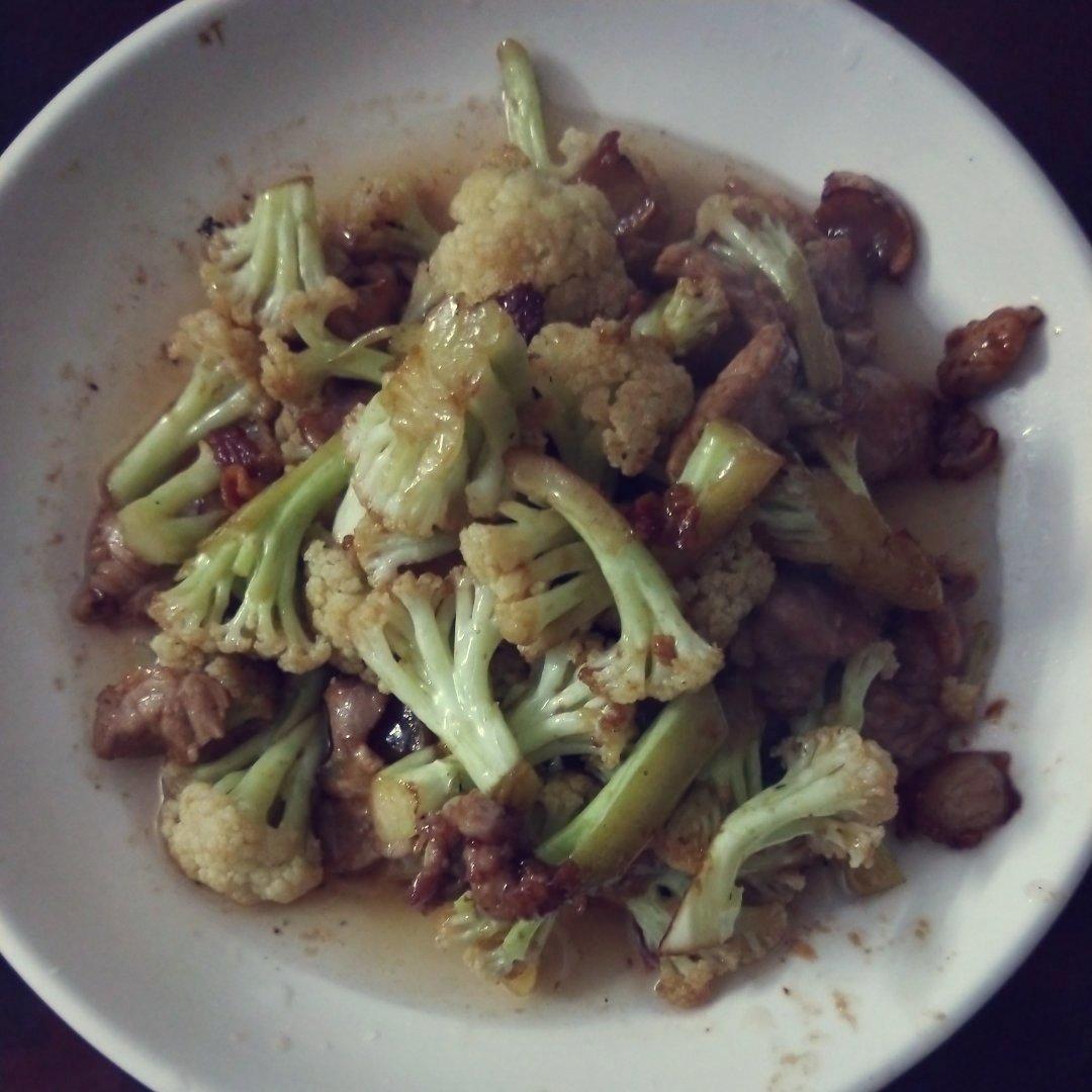 干煸菜花（花菜炒肉）