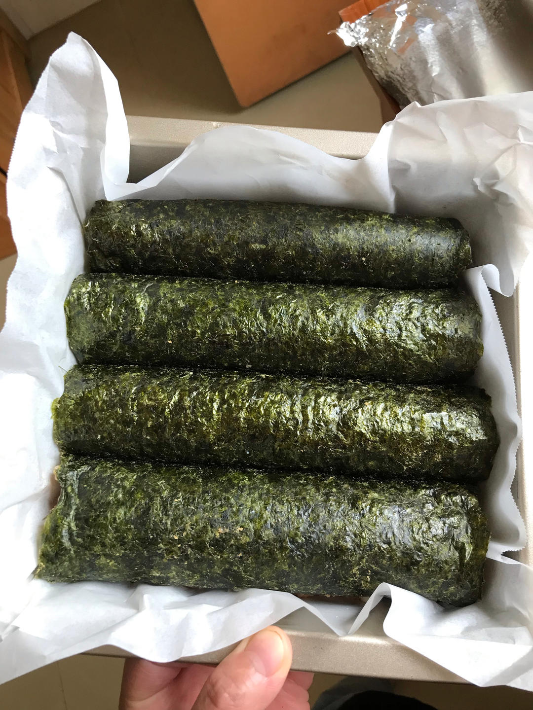 怎样才能做出鲜嫩多汁的肉馅【蟹柳紫菜卷】