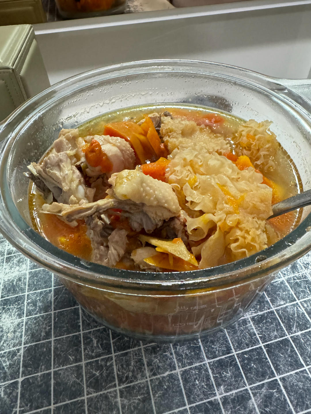 木瓜银耳滋润鸡汤