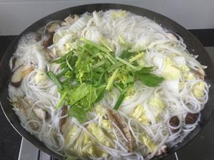家常粉干（福州味儿的熟鱼白菜煮粉干）的做法 步骤8
