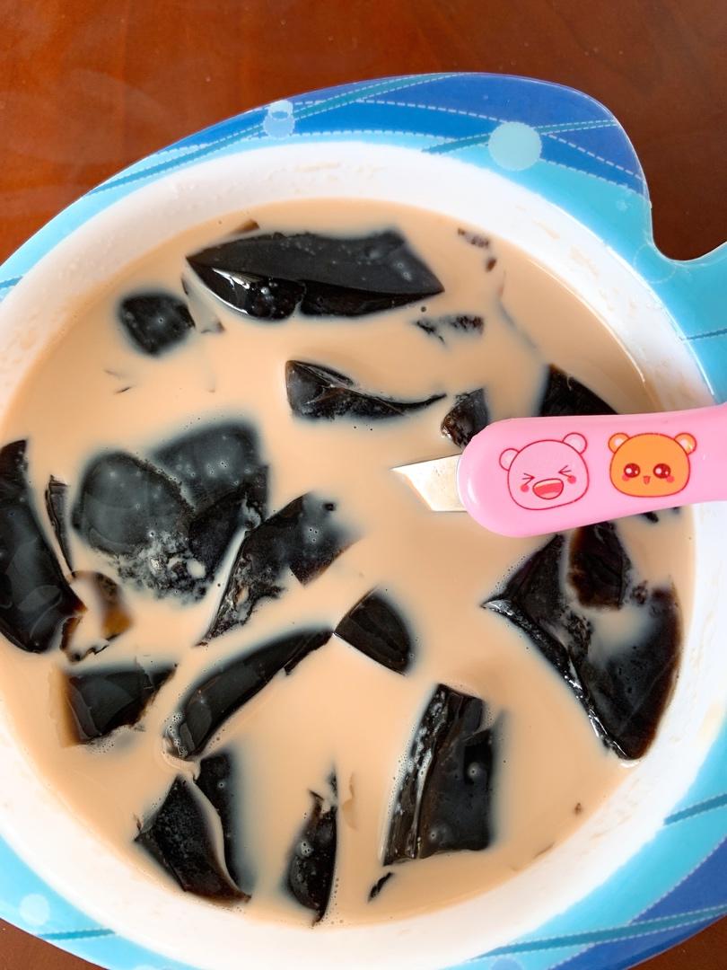 烧仙草蜜红豆奶茶