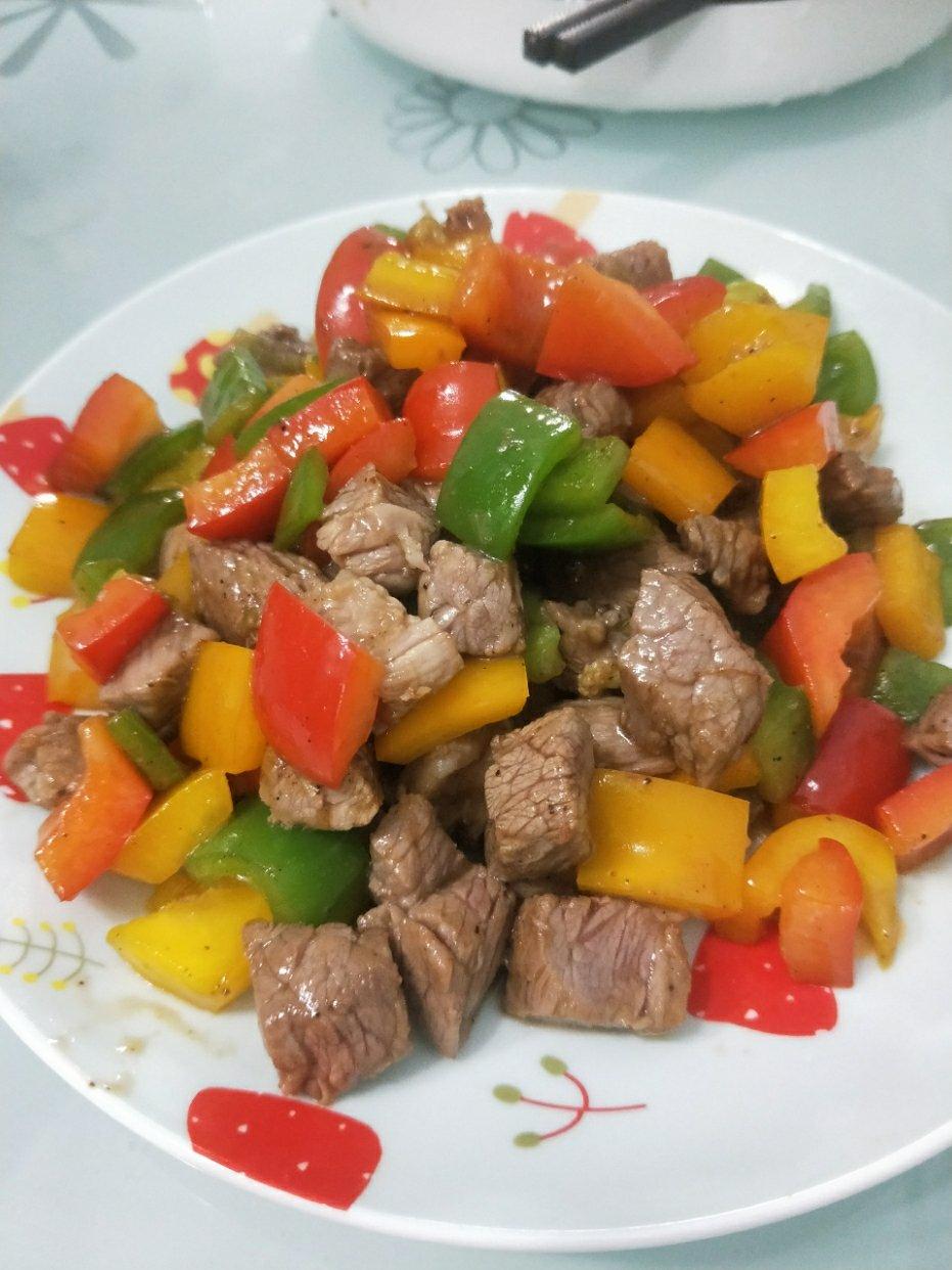 彩椒牛肉粒