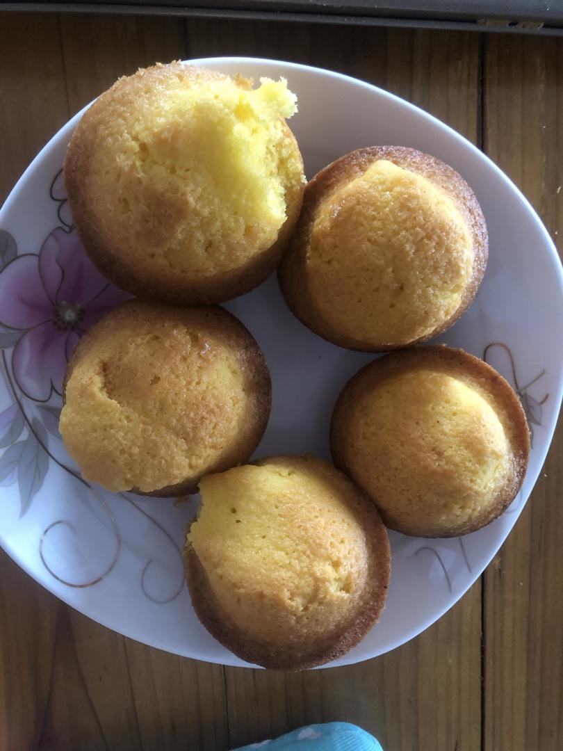 焦香酥软的柠檬玛德琳蛋糕