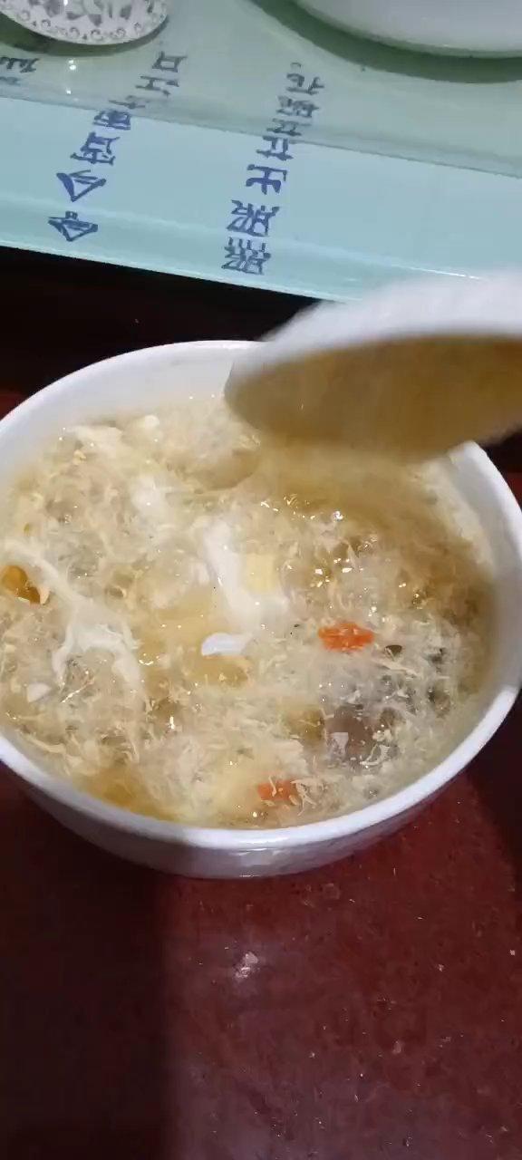 雪莲子雪燕炖桃胶
