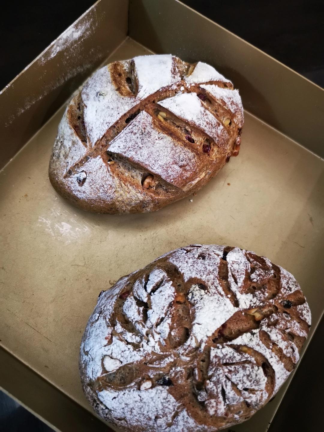 果料满满-红茶蔓越莓核桃面包