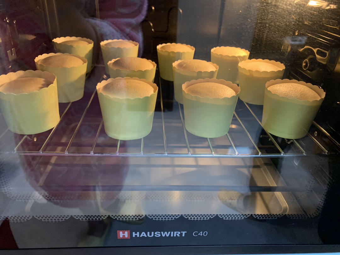 不塌不裂的纸杯戚风蛋糕