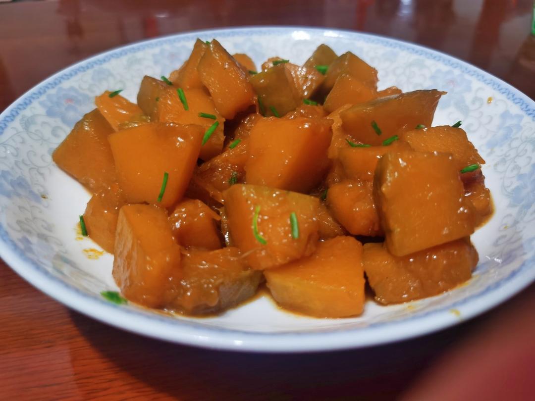 猪肉都不换的焖南瓜～吃起来糯糯甜甜咸咸的！