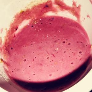 高颜值低热量❤️粉红树莓酸奶糕的做法 步骤2