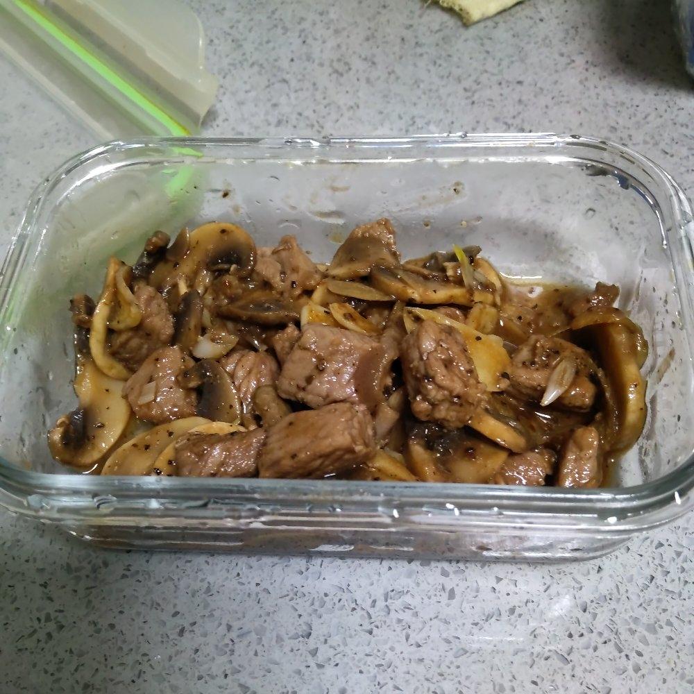 蒜香口菇牛肉粒