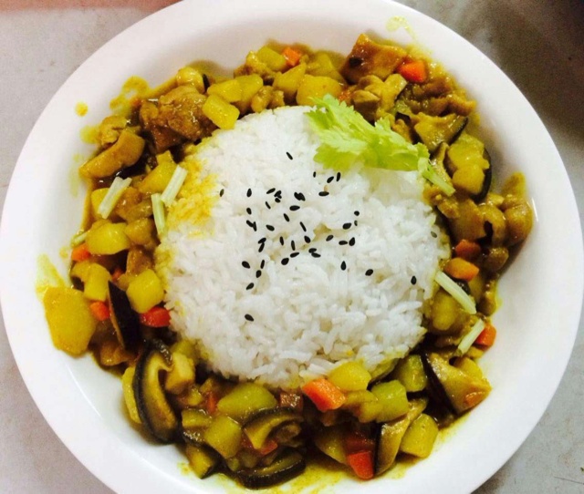 咖喱土豆鸡肉饭