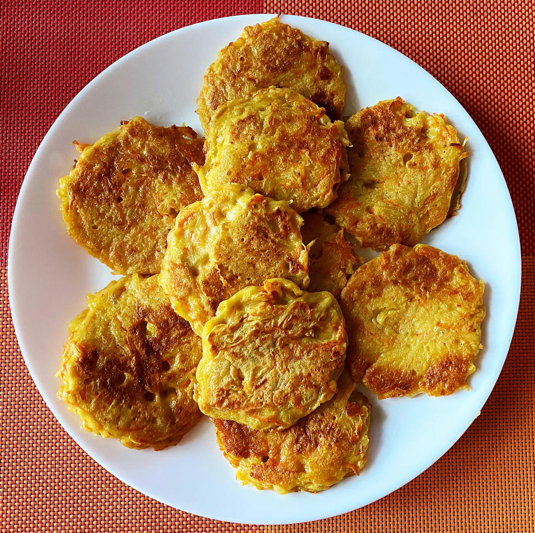电饼铛胡萝卜丝葱花鸡蛋饼