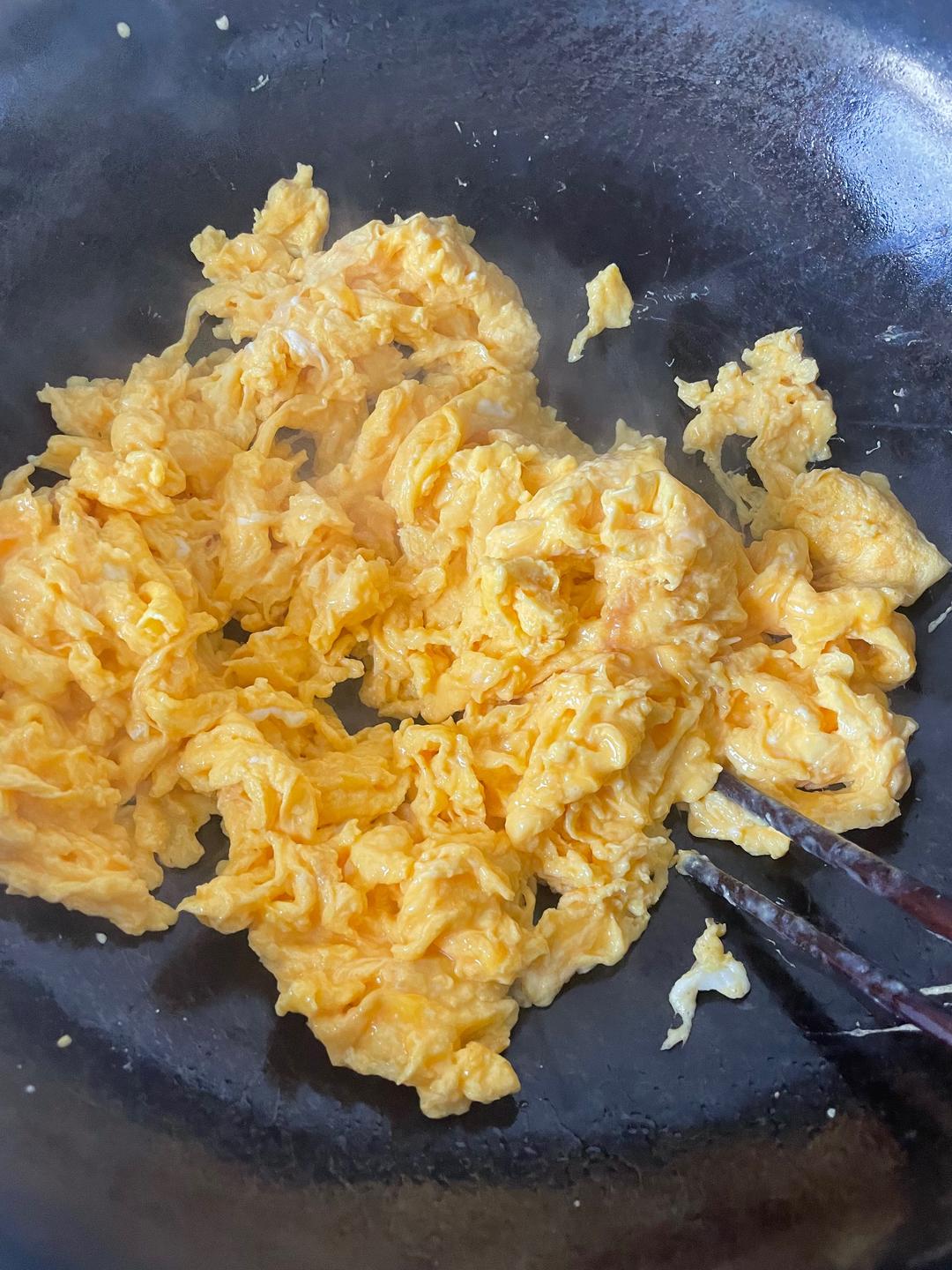 西葫芦鸡蛋水饺皮蒸包的做法 步骤4