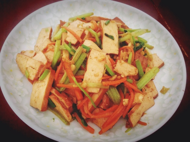 芹菜炒香干
