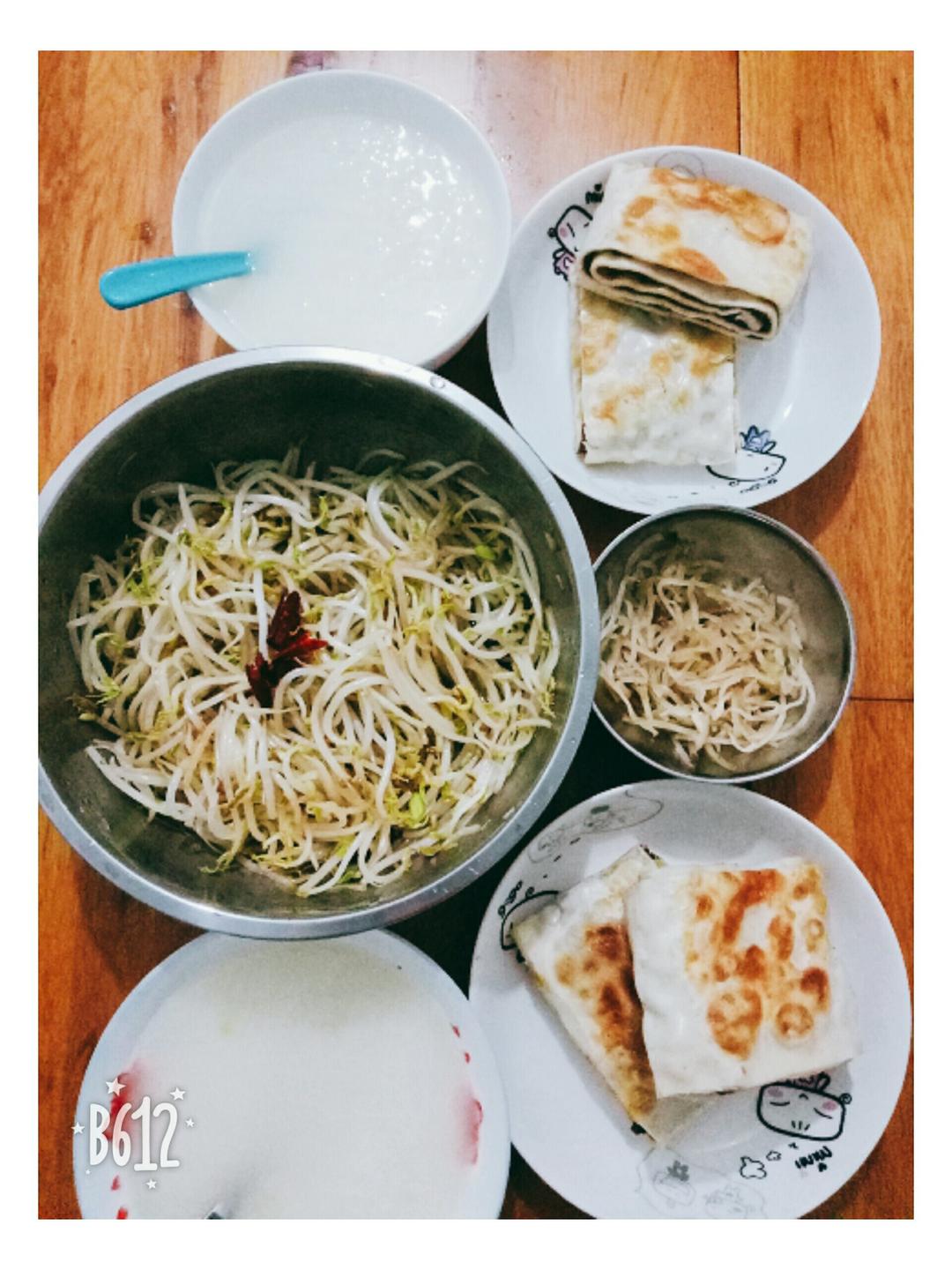 凉拌豆芽