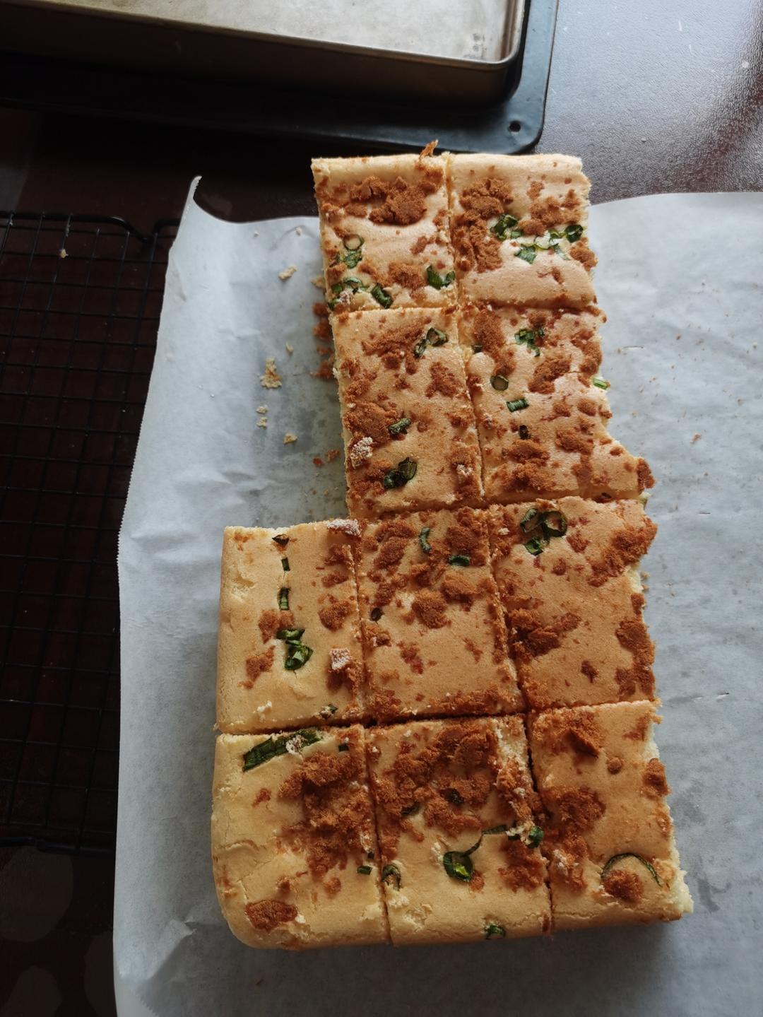 香葱肉松蛋糕｜咸香松软百吃不厌｜做法简单一次成功！