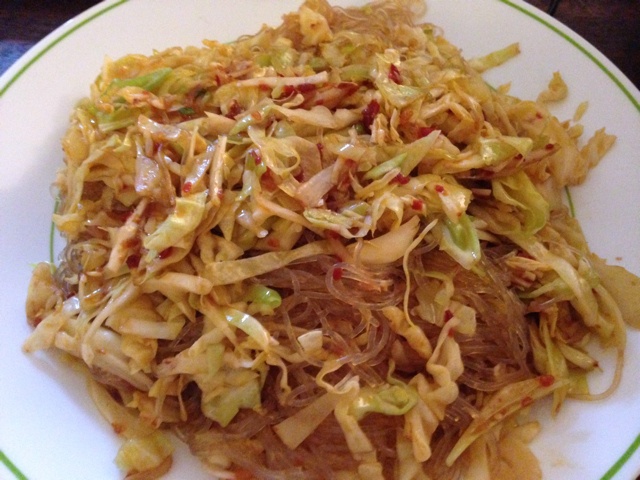 包菜粉丝炒鸡蛋