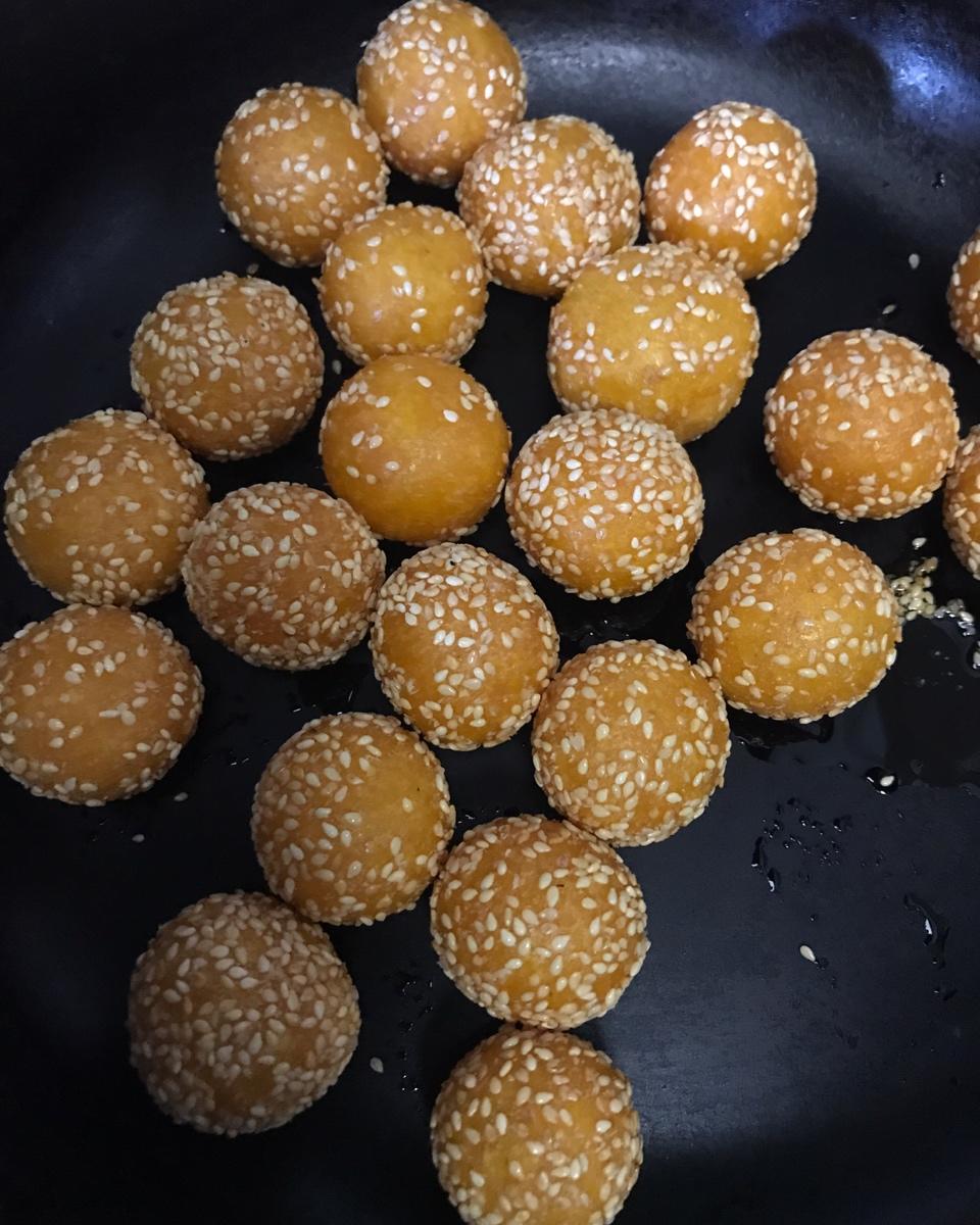 “南瓜芝麻球”聚餐必做小点心