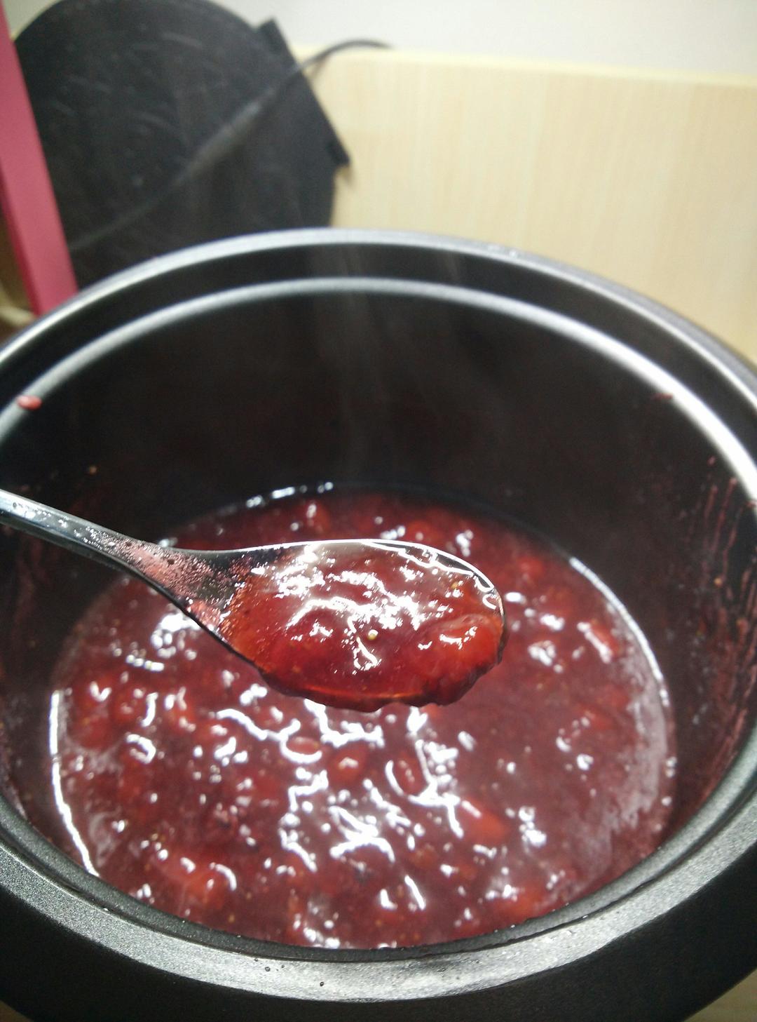 草莓果酱（寝室电饭煲版）的做法