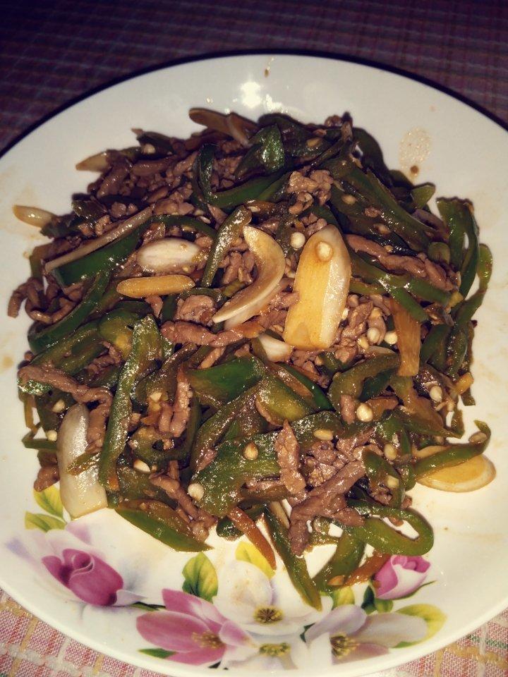 厨师长教你：“青椒肉丝”的正宗做法，色香味俱全